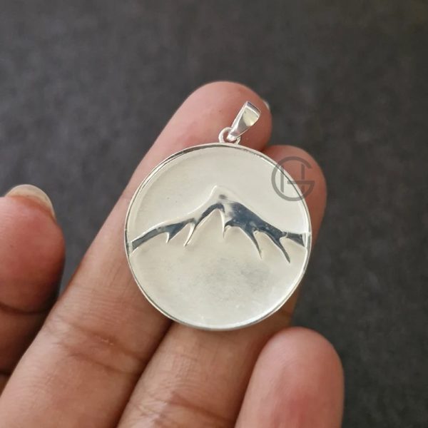 Overstock 15 round mountain